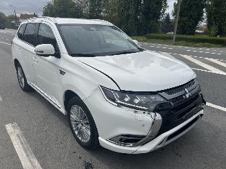 škoda přívěsy Mitsubishi Outlander PLUG-IN HYBRID 2020/12