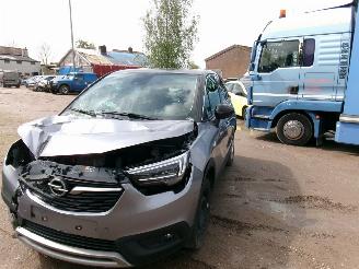 Schade vrachtwagen Opel Crossland 1.2 Edition 2020/10