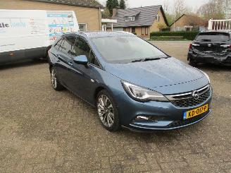 Schade vrachtwagen Opel Astra SPORTS TOURER1.6 CDTI REST BPM  1250 EURO !!!!! 2016/8